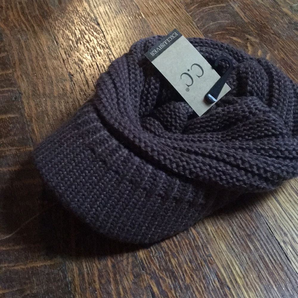 Brand New Knit Cap in Dk Brown